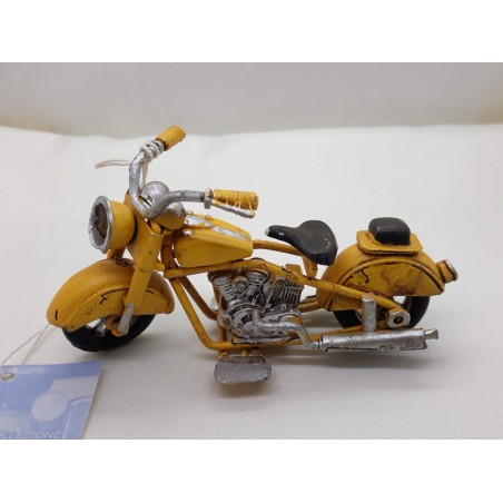 Motocicletta vintage in metallo con ruote e manubrio girevoli,    cm 11 x  4 x 5