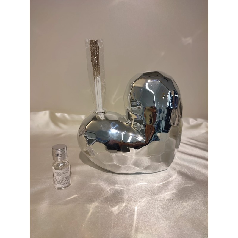 Diffusore Cuore Silver,  art. 24128 completo di essenza,   cm 17 x 16 x 7,5 , con astuccio